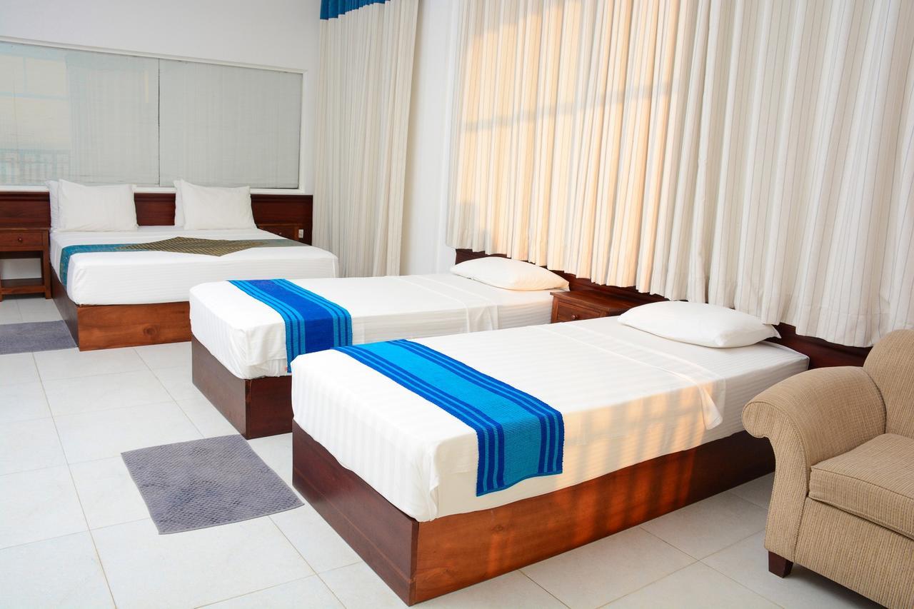 Ranmal Beach Hotel Hikkaduwa Habitación foto