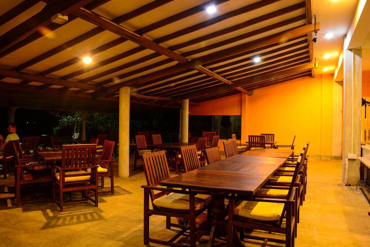 Ranmal Beach Hotel Hikkaduwa Exterior foto