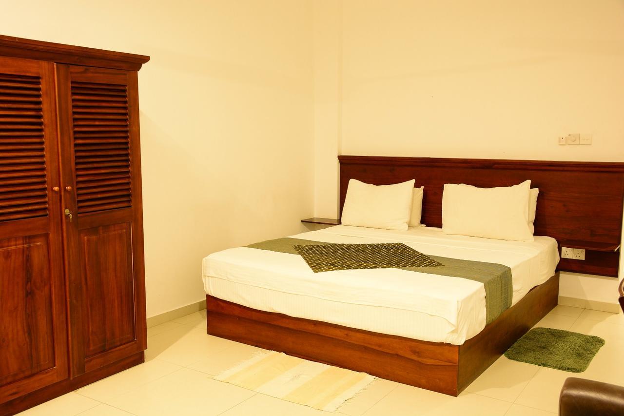 Ranmal Beach Hotel Hikkaduwa Habitación foto